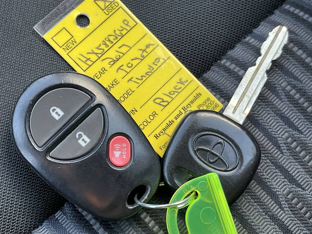 Thumbnail: 2017 Toyota Tundra - 17