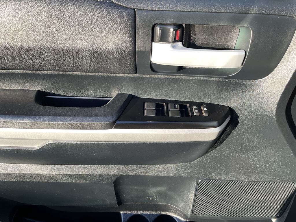 Thumbnail: 2017 Toyota Tundra - 34