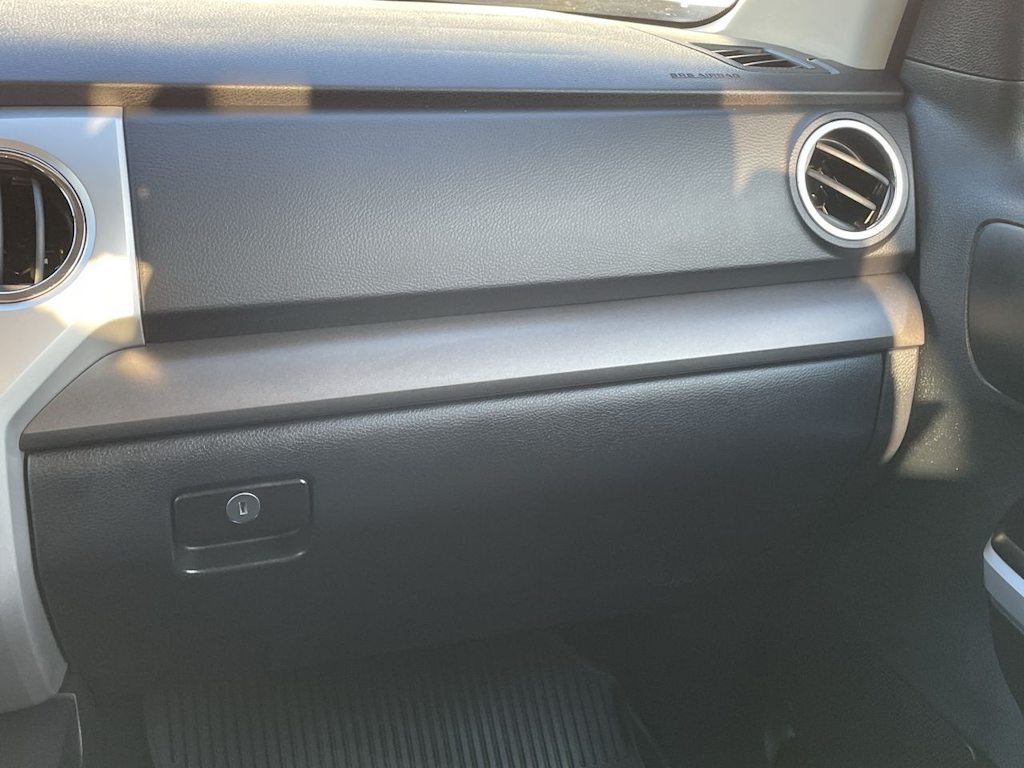 Thumbnail: 2017 Toyota Tundra - 25