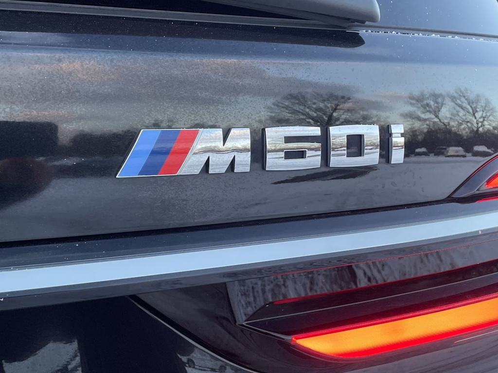 2023 BMW X7 M60i 42