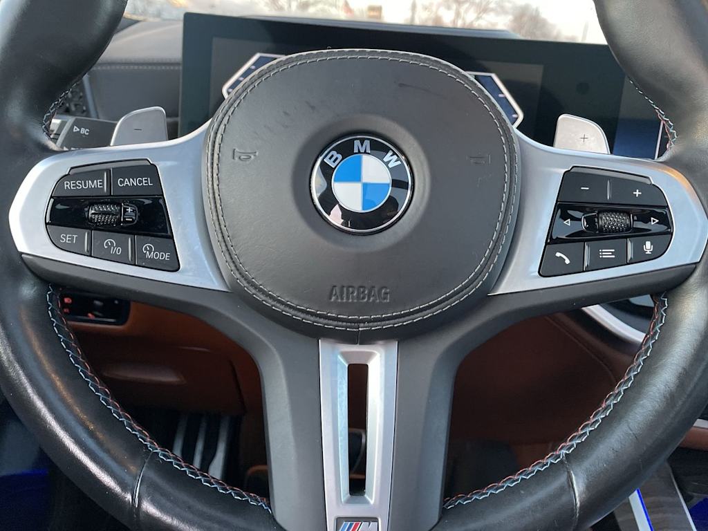 2023 BMW X7 M60i 25