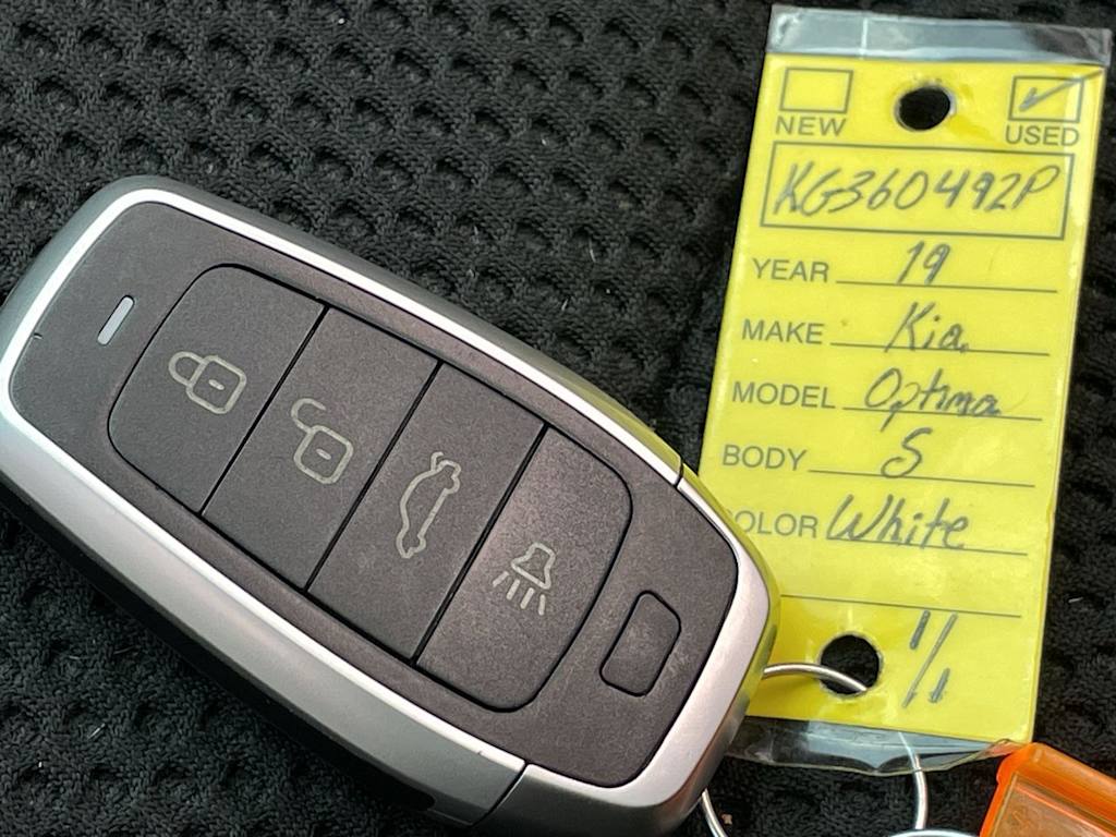 Thumbnail: 2019 Kia Optima - 16
