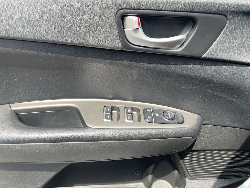 Thumbnail: 2019 Kia Optima - 32