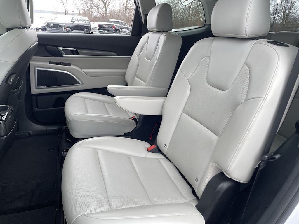 Thumbnail: 2021 Kia Telluride - 29