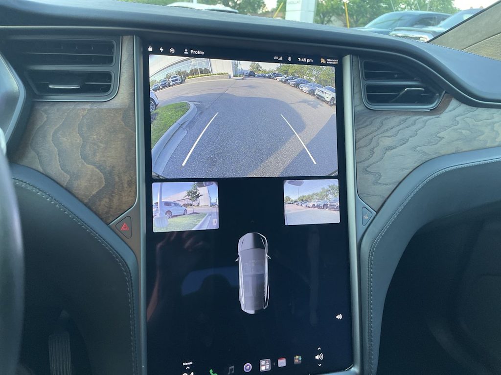 Thumbnail: 2020 Tesla Model X - 37