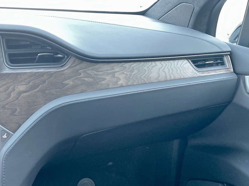 Thumbnail: 2020 Tesla Model X - 32