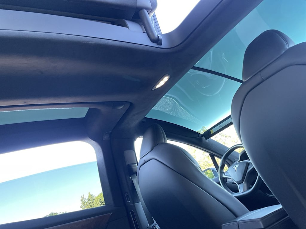 Thumbnail: 2020 Tesla Model X - 35