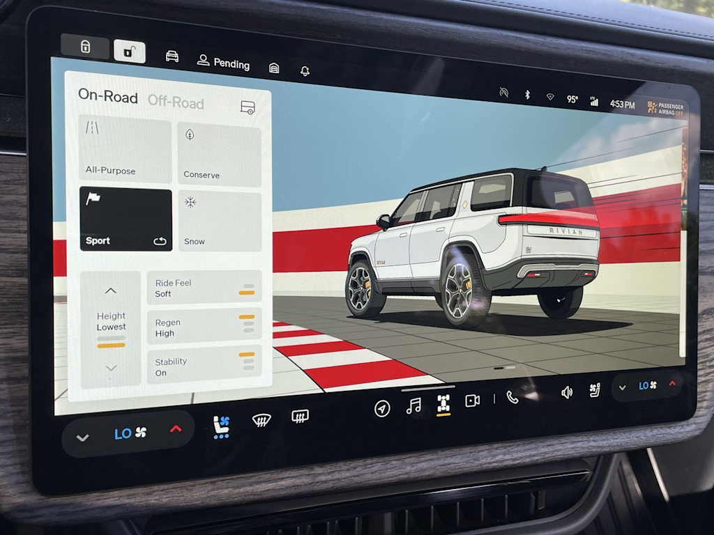 Thumbnail: 2022 Rivian R1S - 37