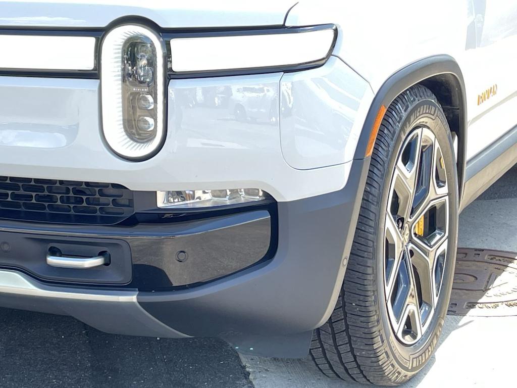 Thumbnail: 2022 Rivian R1S - 6