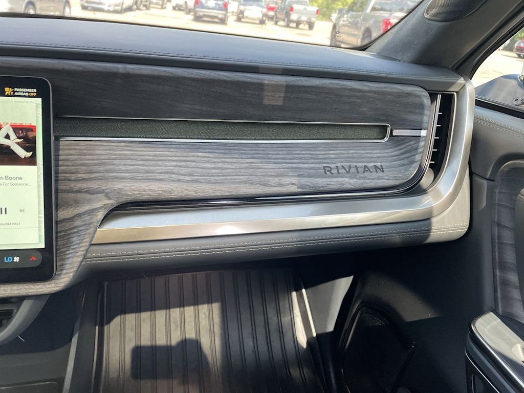 Thumbnail: 2022 Rivian R1S - 25