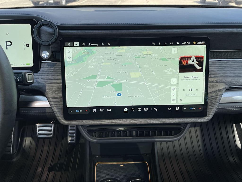 Thumbnail: 2022 Rivian R1S - 12