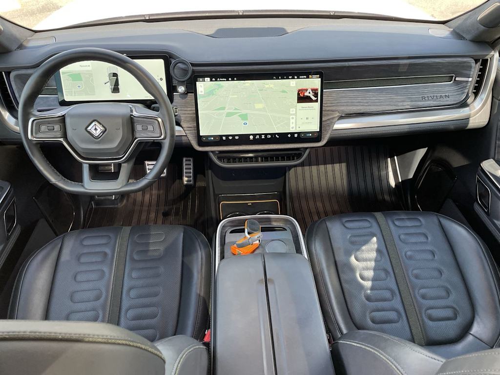 Thumbnail: 2022 Rivian R1S - 8