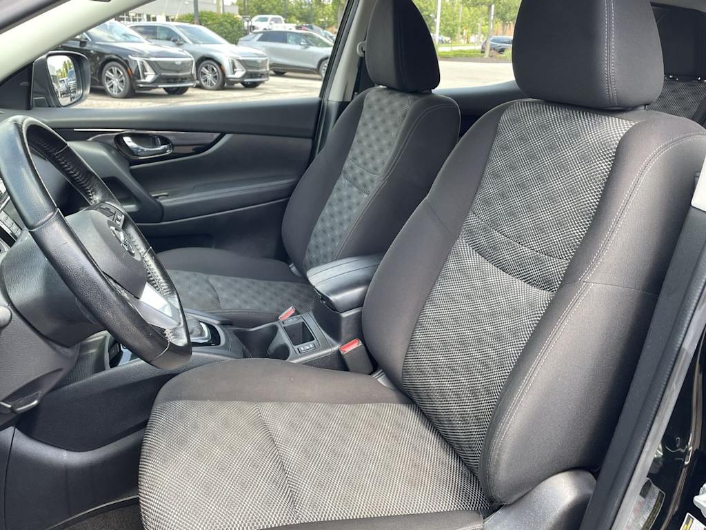 Thumbnail: 2021 Nissan Rogue Sport - 9