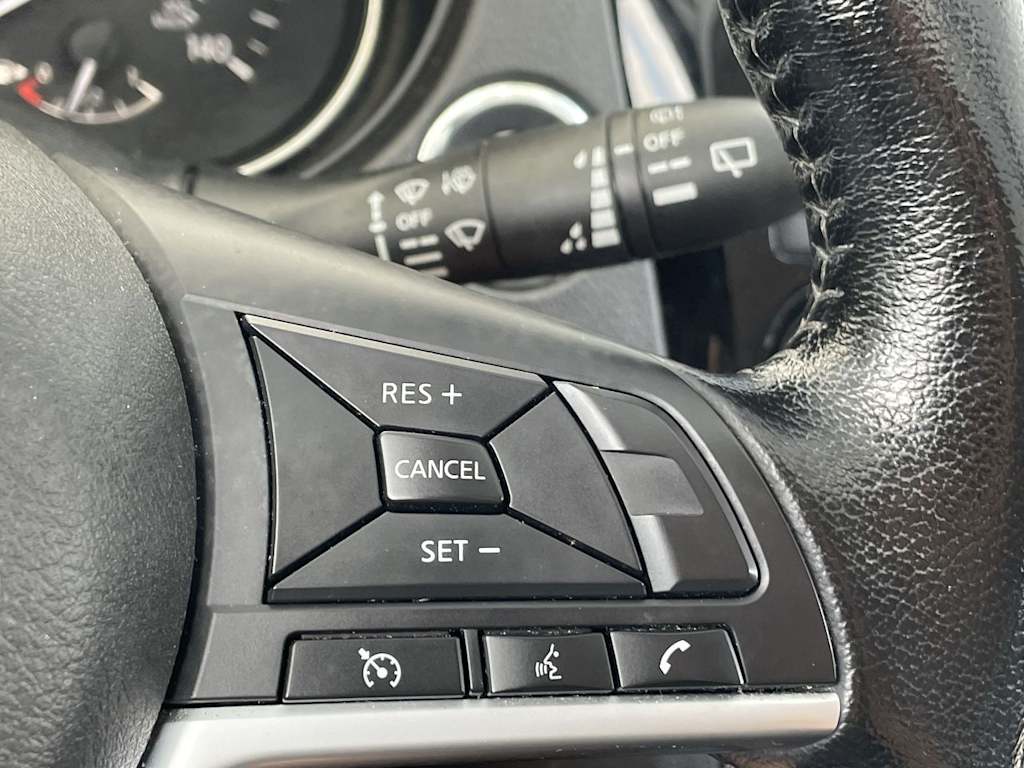 Thumbnail: 2021 Nissan Rogue Sport - 32