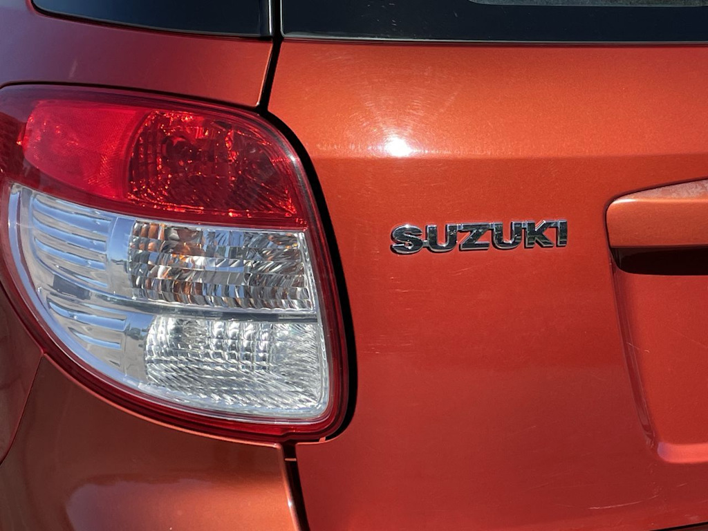 Thumbnail: 2010 Suzuki SX4 - 32
