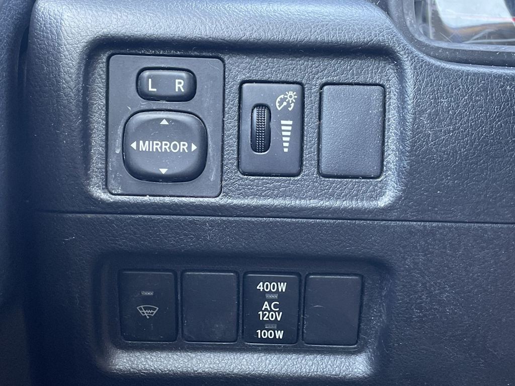 Thumbnail: 2014 Toyota 4Runner - 30