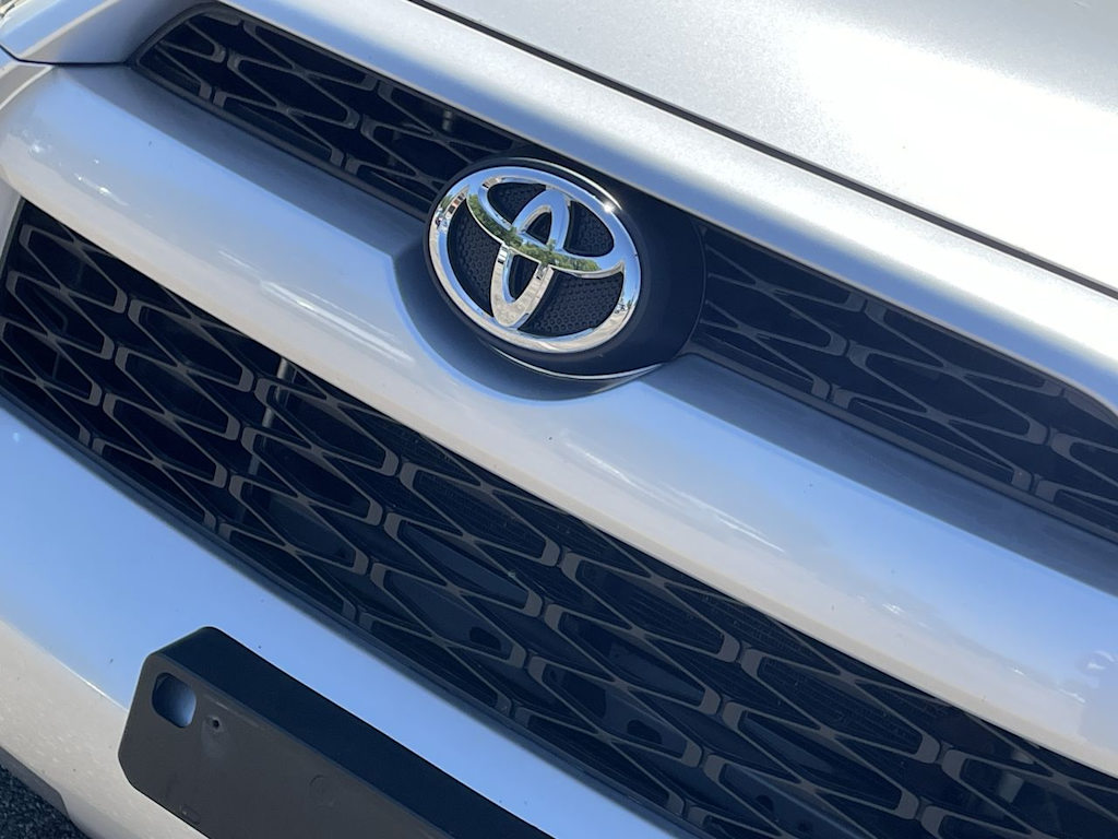Thumbnail: 2014 Toyota 4Runner - 5
