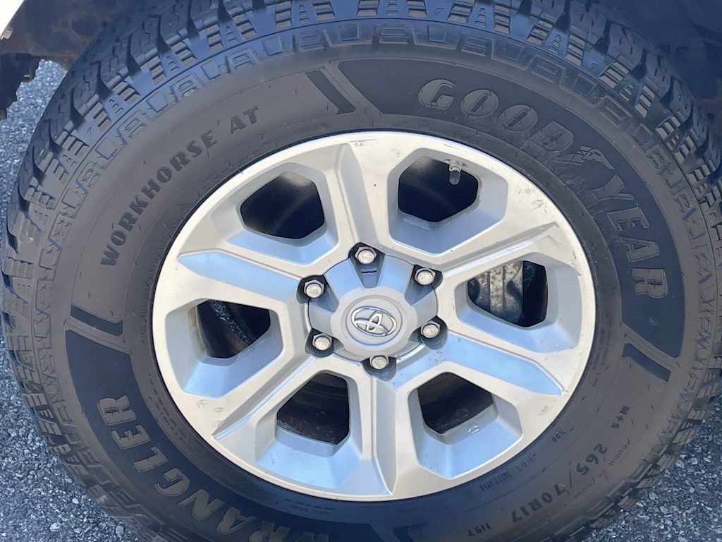 Thumbnail: 2014 Toyota 4Runner - 6