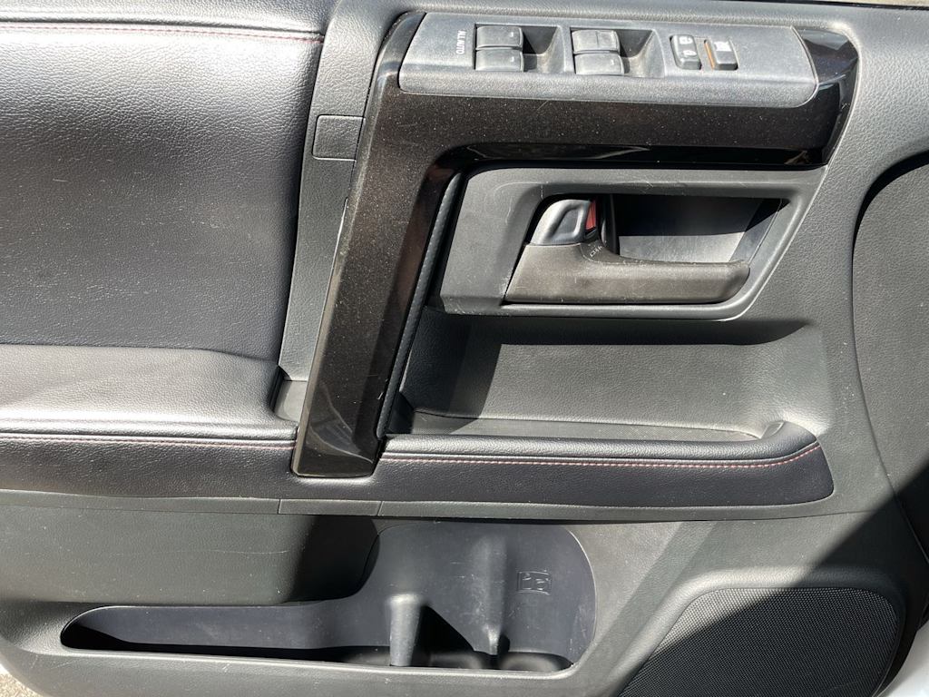 Thumbnail: 2016 Toyota 4Runner - 36
