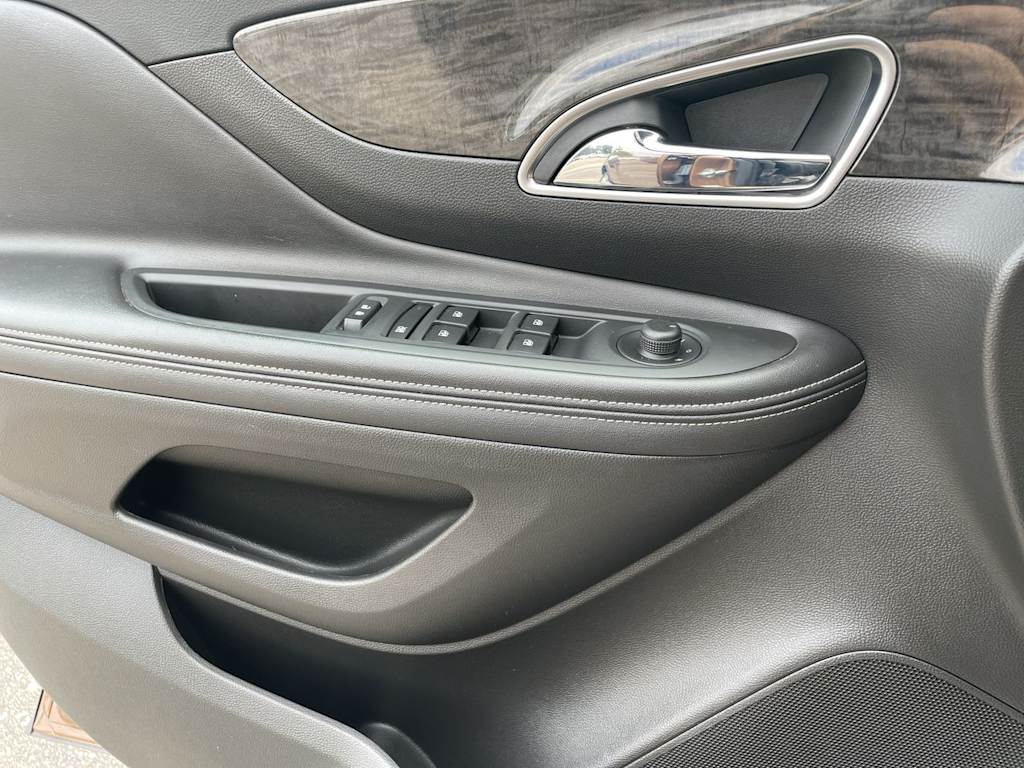 Thumbnail: 2016 Buick Encore - 41