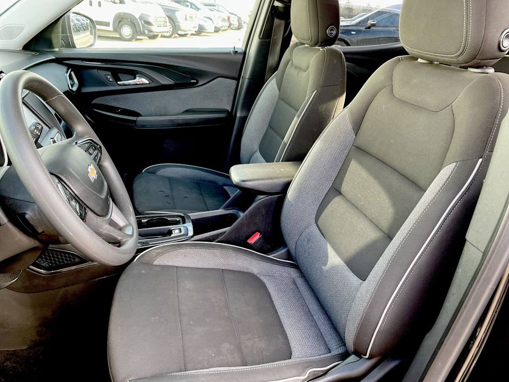 Thumbnail: 2023 Chevrolet TrailBlazer - 10