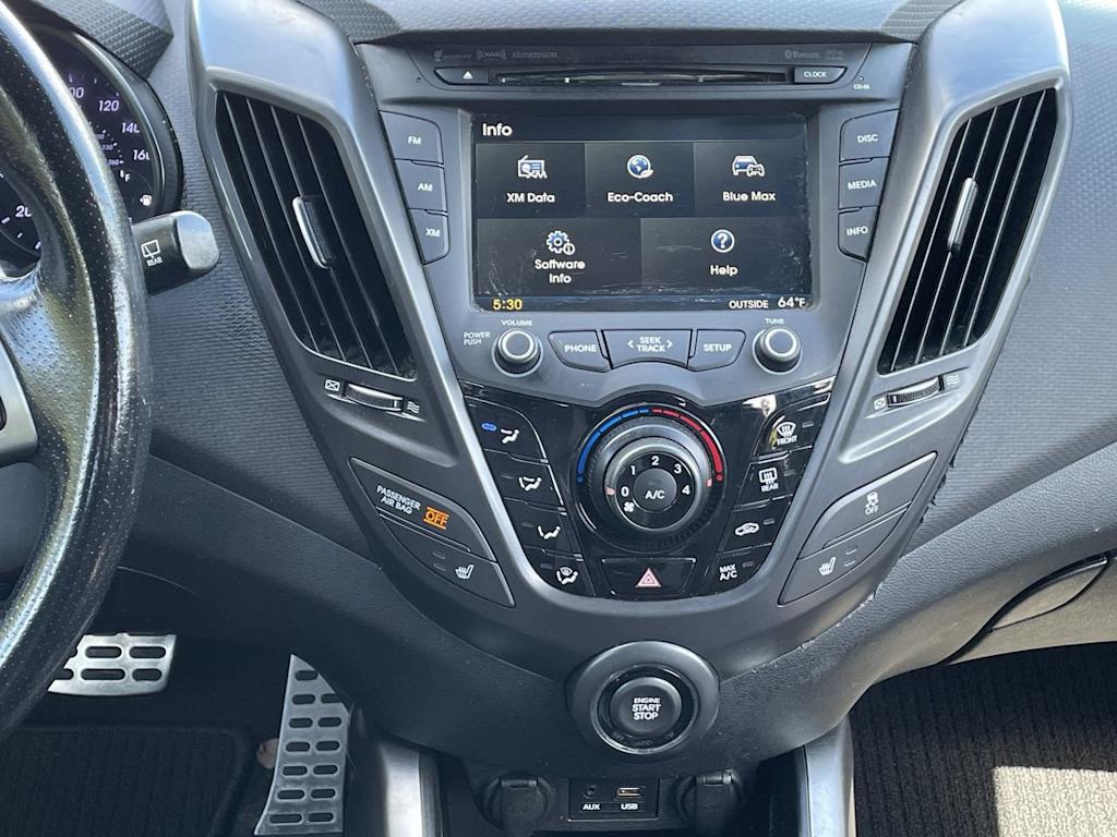 Thumbnail: 2016 Hyundai Veloster - 12