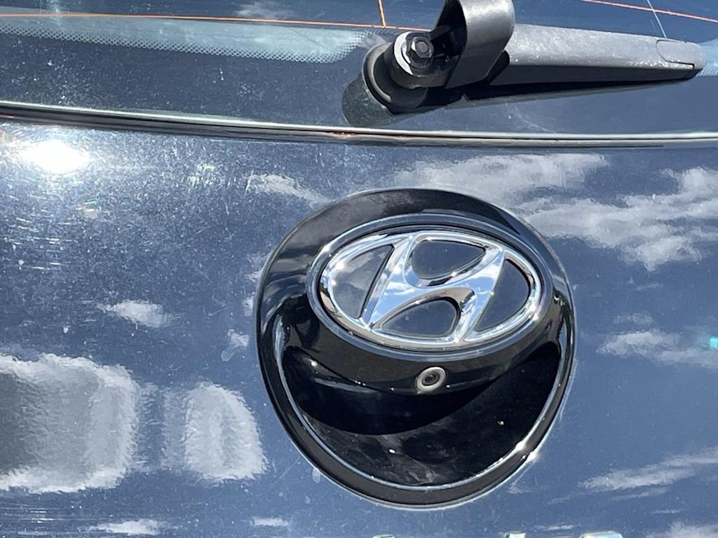 Thumbnail: 2016 Hyundai Veloster - 36