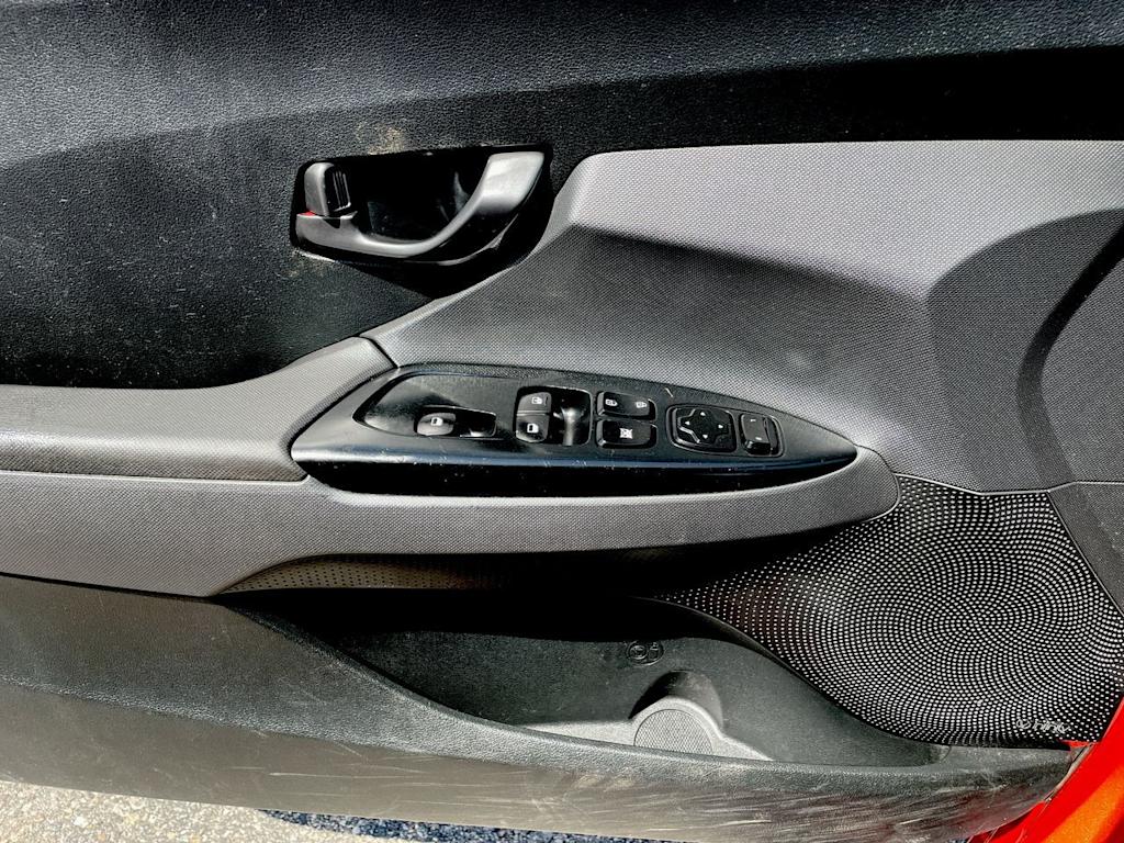 Thumbnail: 2019 Hyundai Veloster - 33