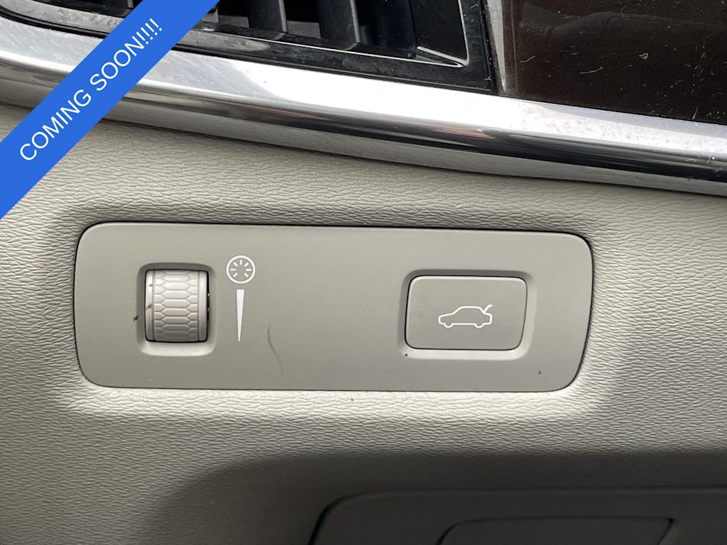 Thumbnail: 2018 Volvo S90 - 32