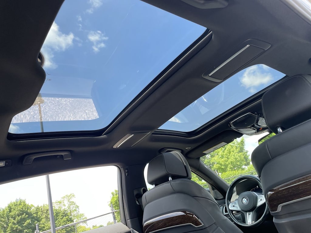 Thumbnail: 2021 BMW 7 Series - 29