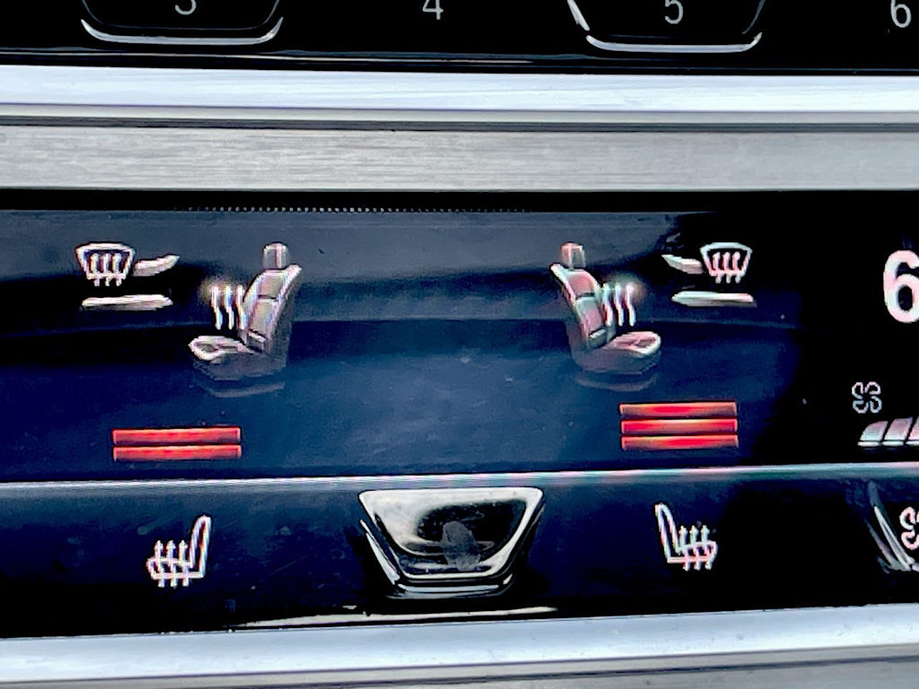 Thumbnail: 2021 BMW 7 Series - 32