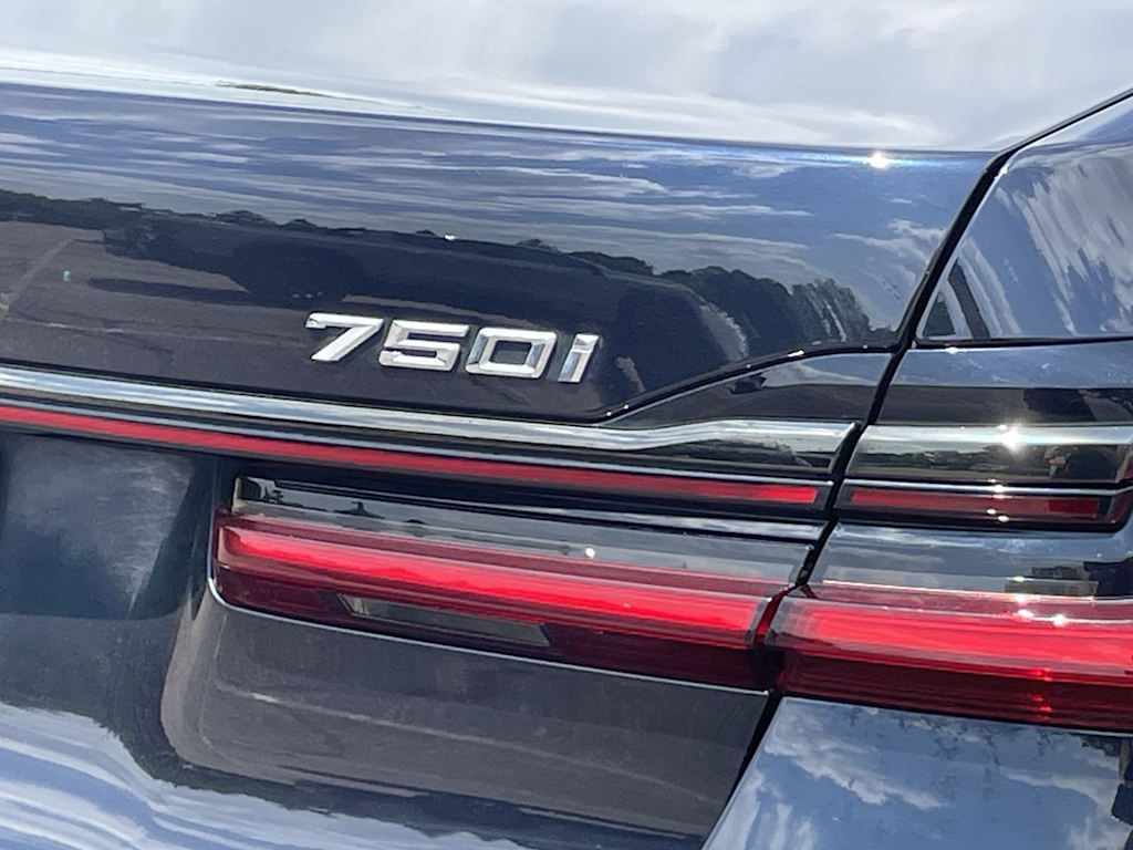 Thumbnail: 2021 BMW 7 Series - 41