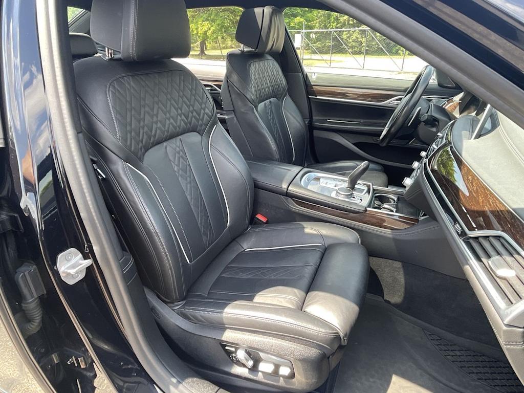 Thumbnail: 2021 BMW 7 Series - 10
