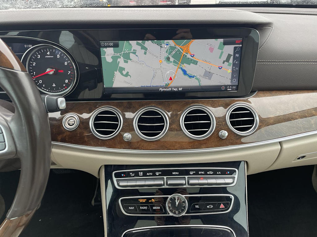 Thumbnail: 2017 Mercedes-Benz E-Class - 12