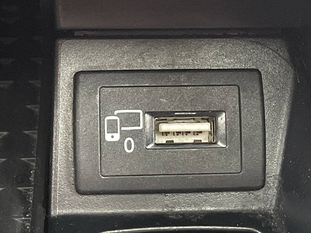 Thumbnail: 2017 Mercedes-Benz E-Class - 32