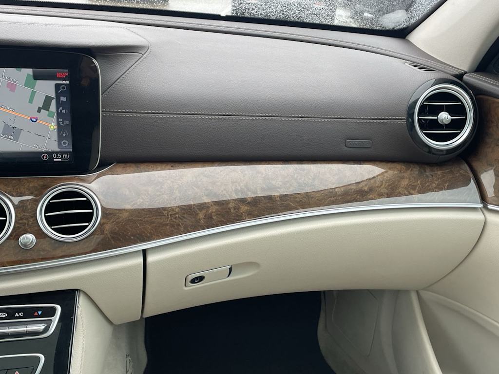 Thumbnail: 2017 Mercedes-Benz E-Class - 25