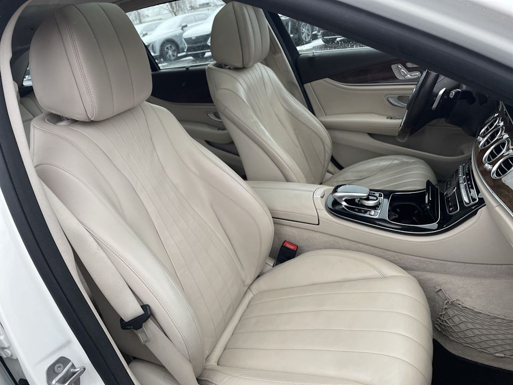 Thumbnail: 2017 Mercedes-Benz E-Class - 10