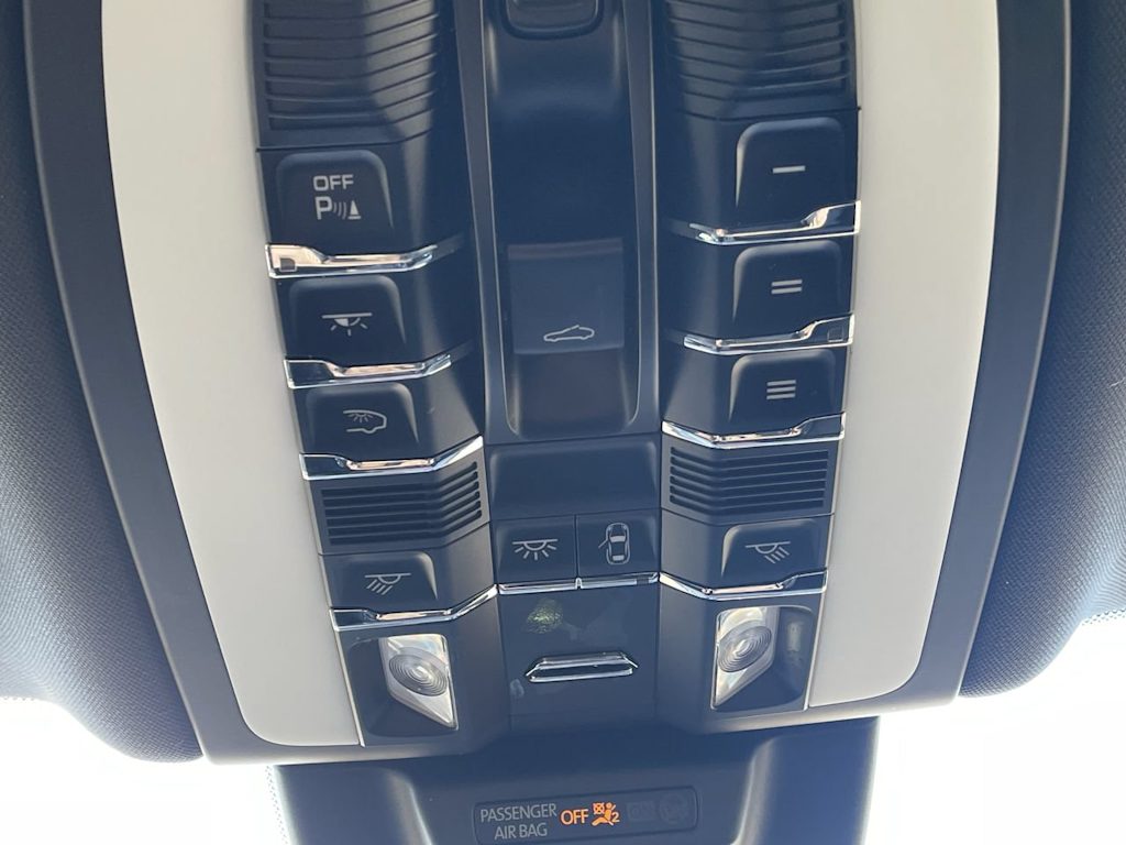Thumbnail: 2021 Porsche Macan - 36