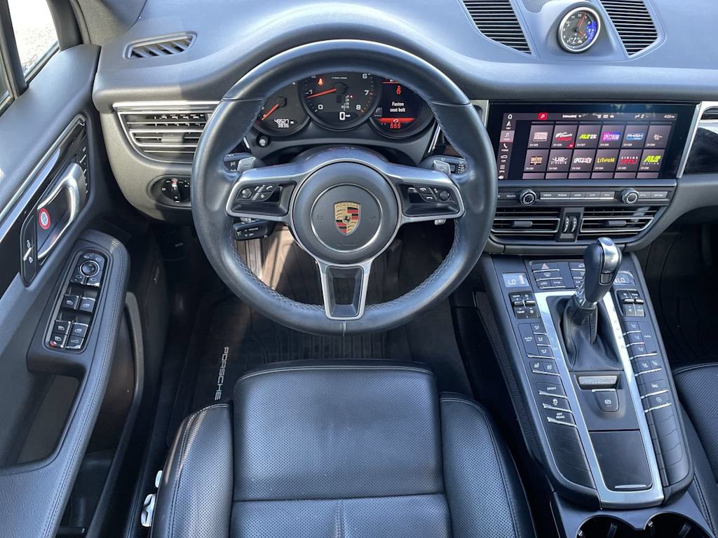Thumbnail: 2021 Porsche Macan - 2