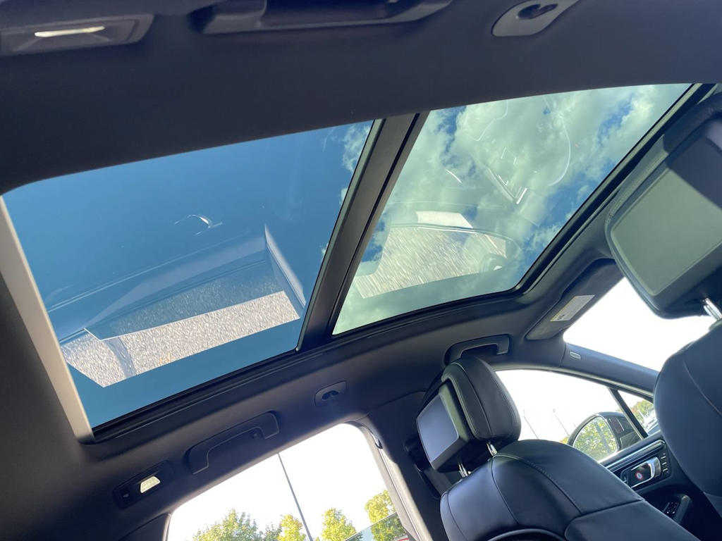 Thumbnail: 2021 Porsche Macan - 29