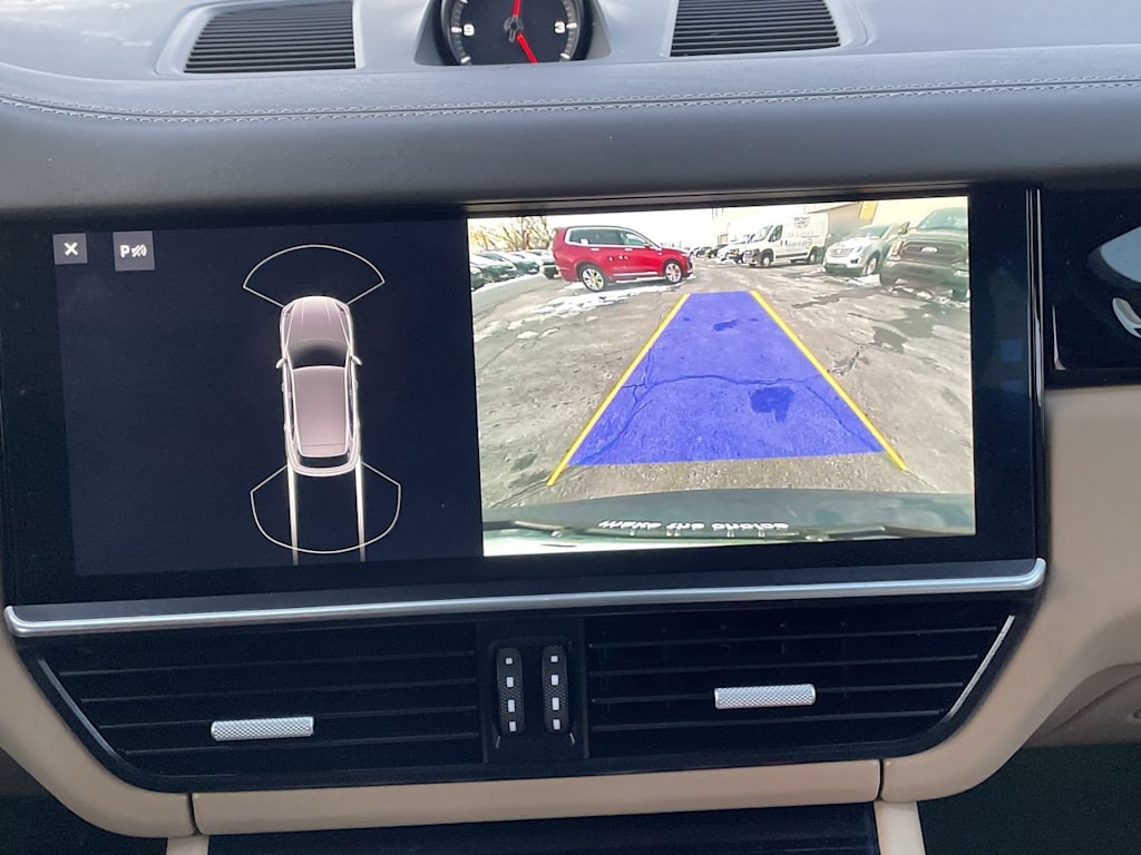 Thumbnail: 2019 Porsche Cayenne - 34