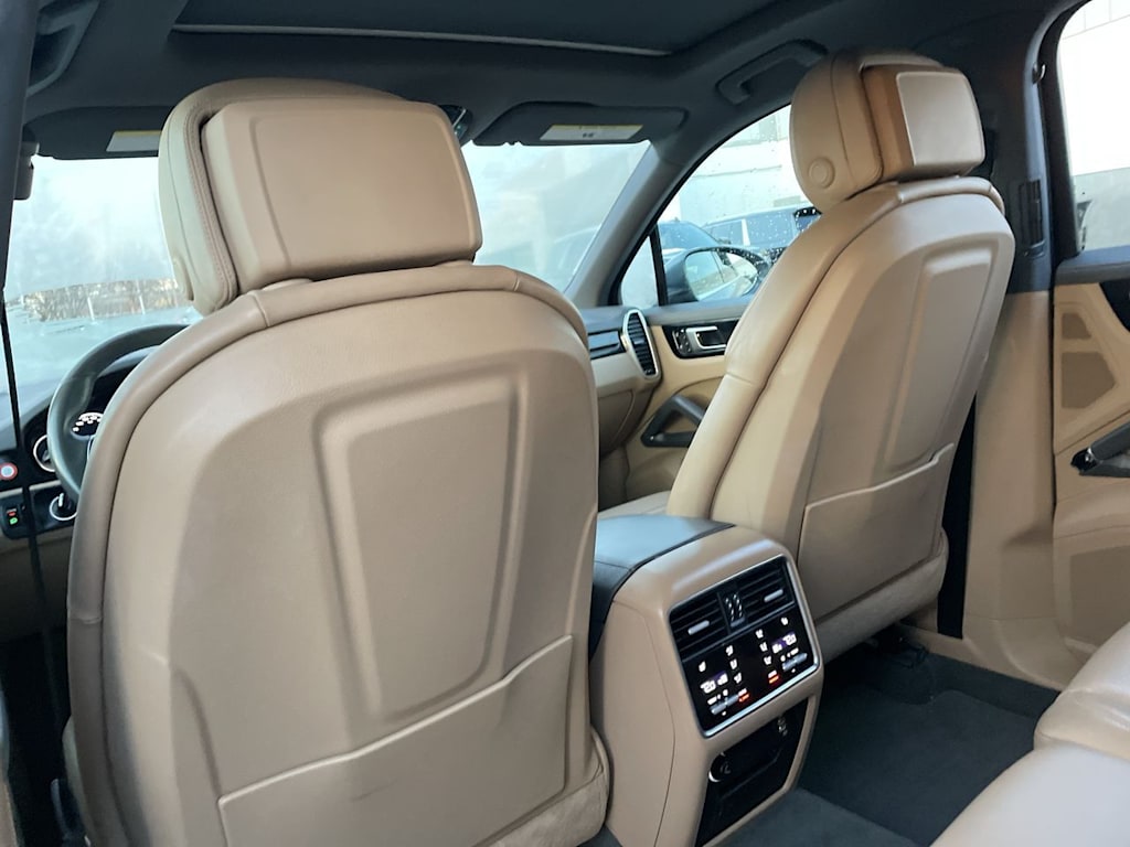 Thumbnail: 2019 Porsche Cayenne - 29