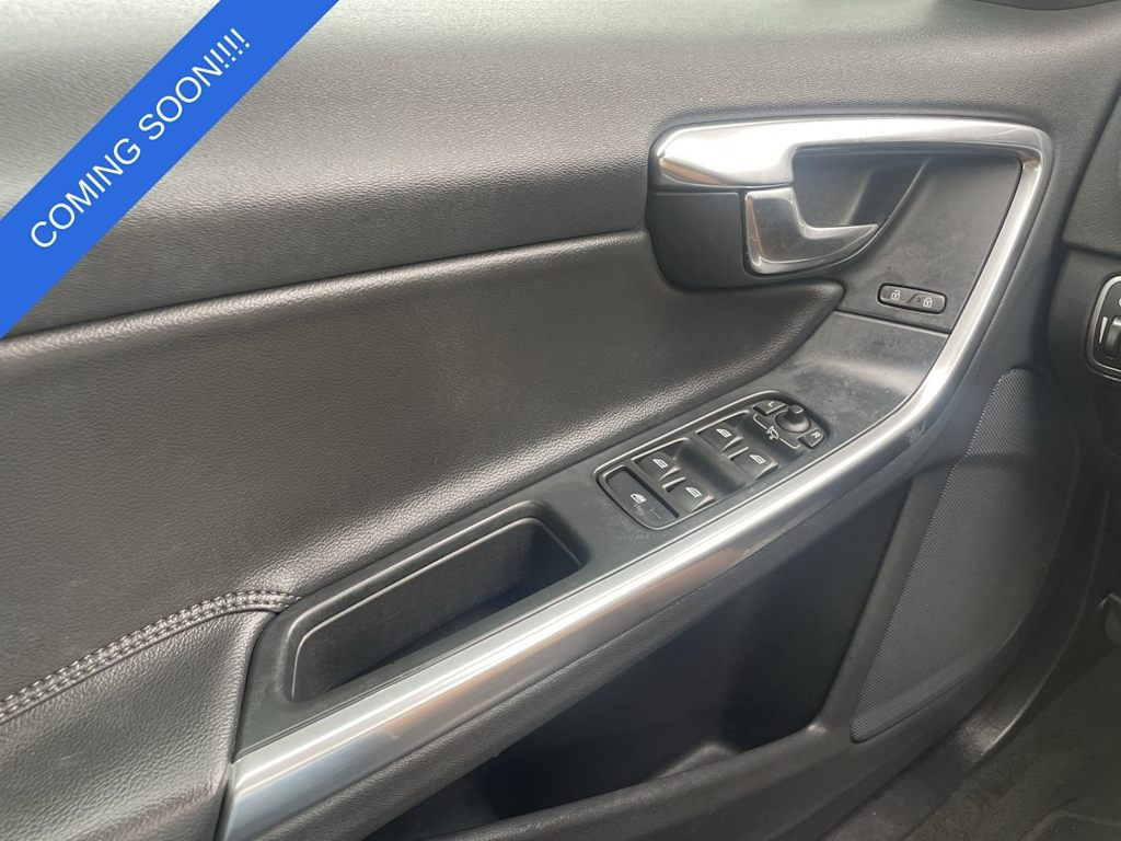 Thumbnail: 2016 Volvo V60 - 33
