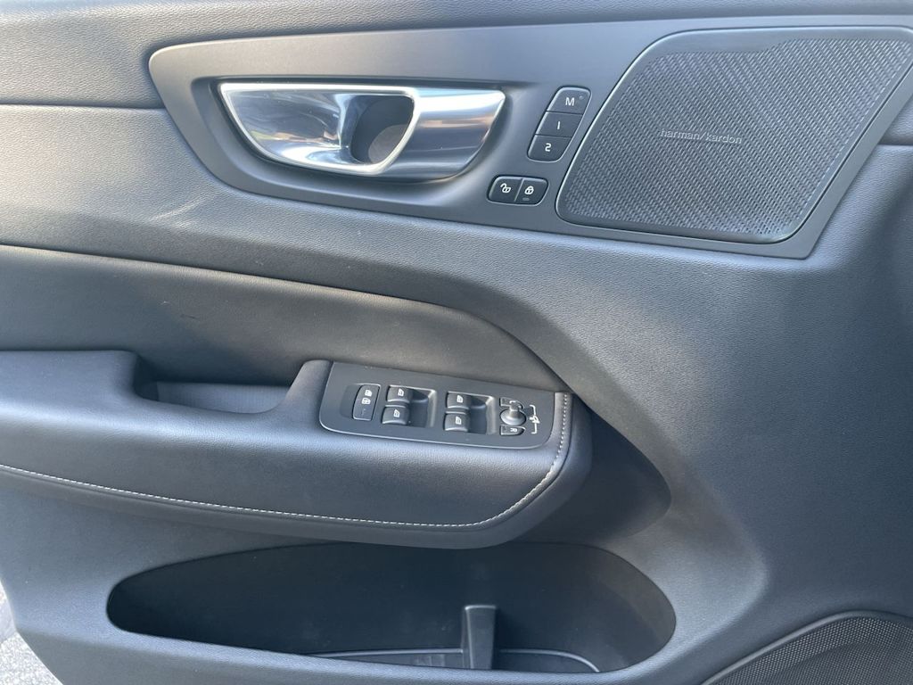 Thumbnail: 2023 Volvo XC60 - 41