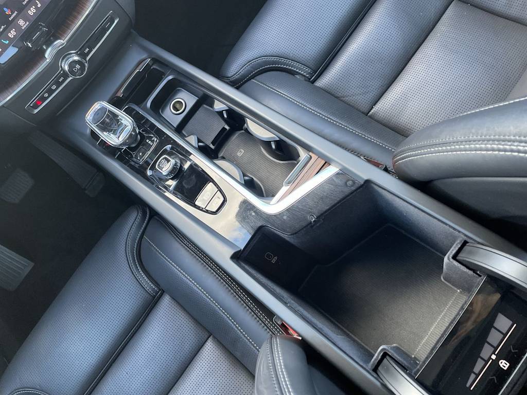 Thumbnail: 2023 Volvo XC60 - 15