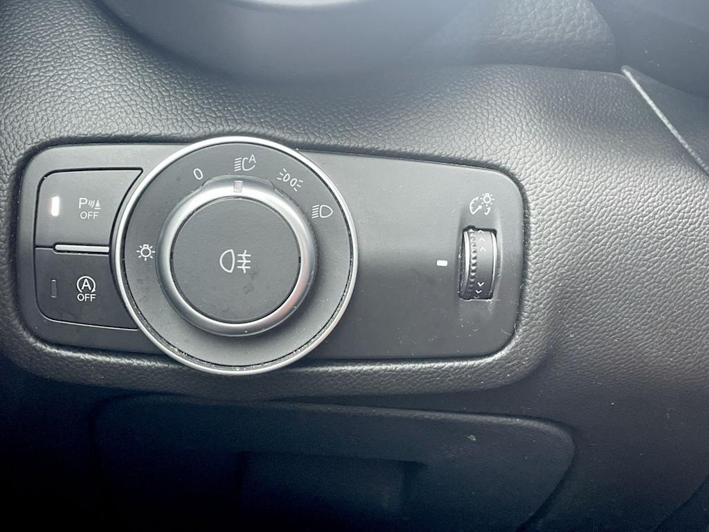 Thumbnail: 2019 Alfa Romeo Giulia - 33