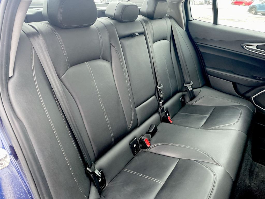 Thumbnail: 2019 Alfa Romeo Giulia - 11