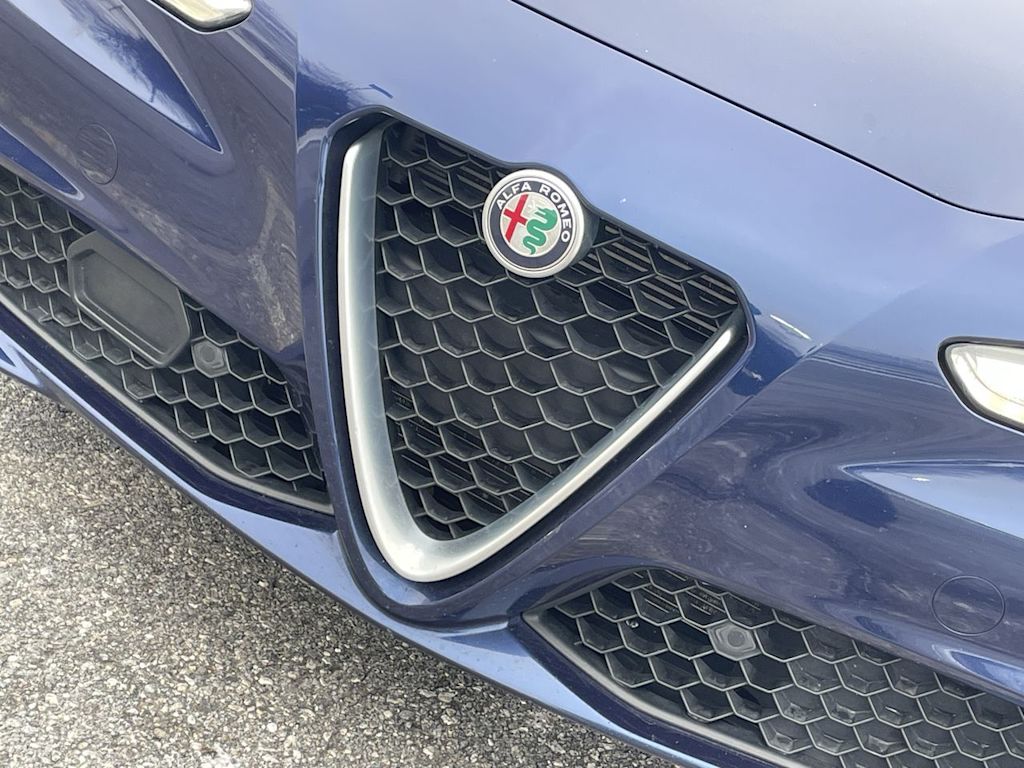 Thumbnail: 2019 Alfa Romeo Giulia - 37