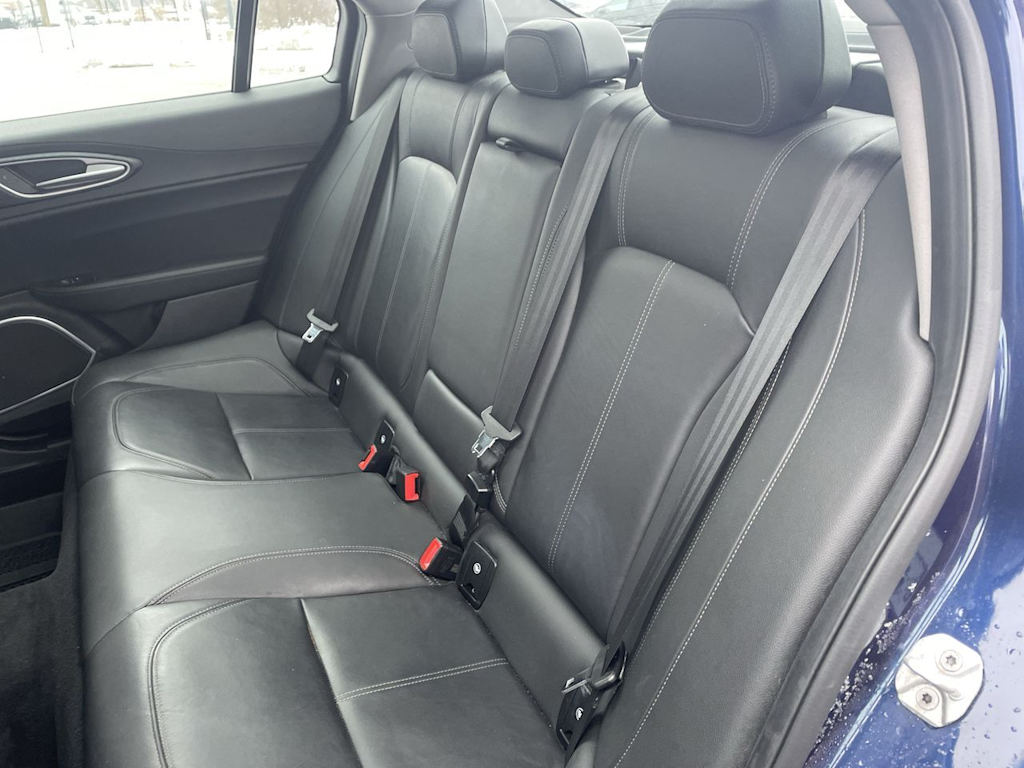 Thumbnail: 2019 Alfa Romeo Giulia - 25