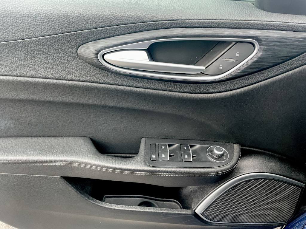 Thumbnail: 2019 Alfa Romeo Giulia - 36